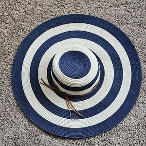 Tommy Bahama Blue and Cream Sun Hat